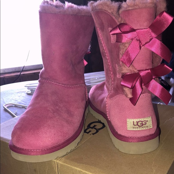 Uggs - Picture 2 of 3